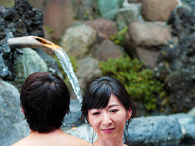 親子で行く生ハメ旅行　息子の性液が湯船に流れ漂う　8時間　サンプル画像09